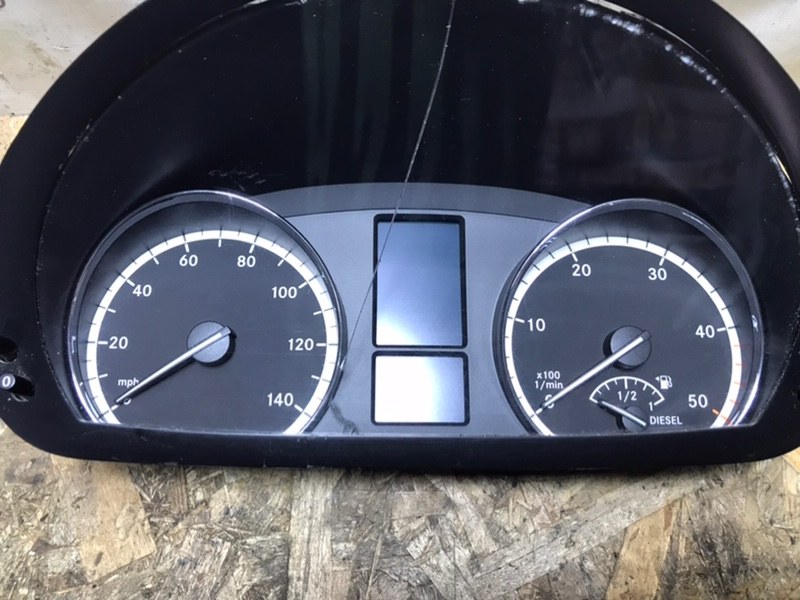 Щиток приборов Mercedes Vito 2010 639 рест