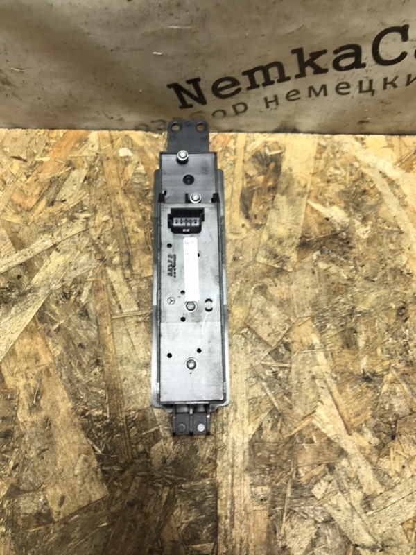 Кнопка стеклоподъемника Mercedes Vito 2010 639 рест