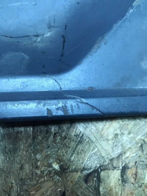 Крышка аккумулятора Mercedes Vito 2001 638