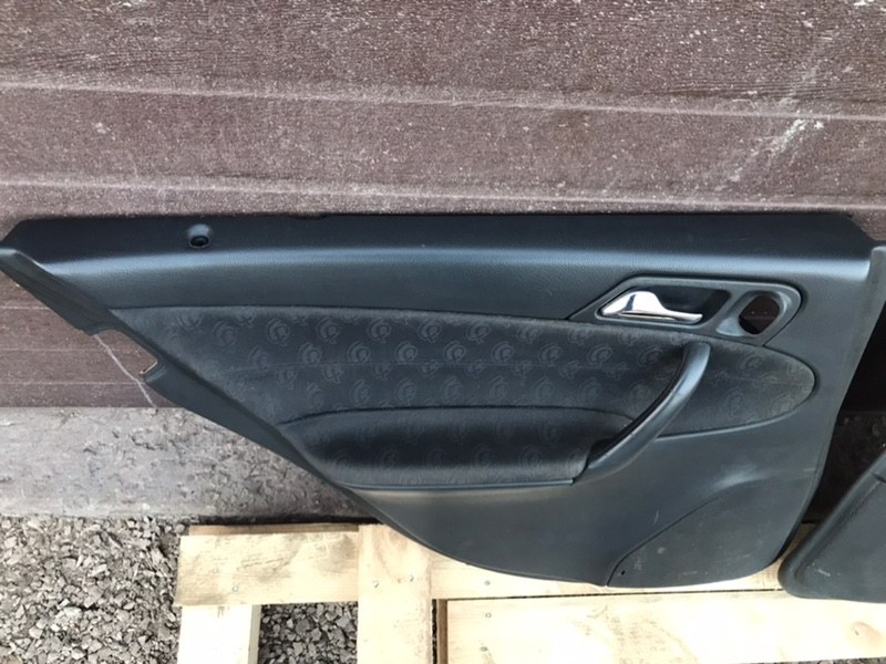 Обшивка двери Mercedes C-Class 2000 W203
