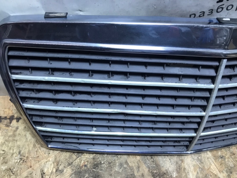 Решетка радиатора Mercedes E-Classe 1993 W124 250D