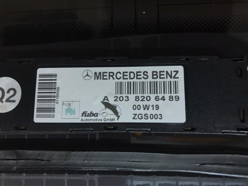 Стекло Mercedes C-Class 2000 W203