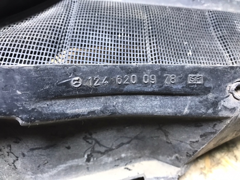 Жабо Mercedes E-Classe W124 1992