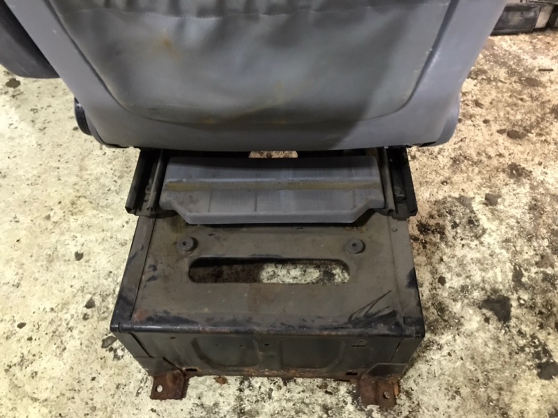 Сиденье поворотное Mercedes Vito 2004 639