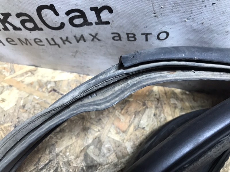 Уплотнитель двери багажника Mercedes Vito 2004 639