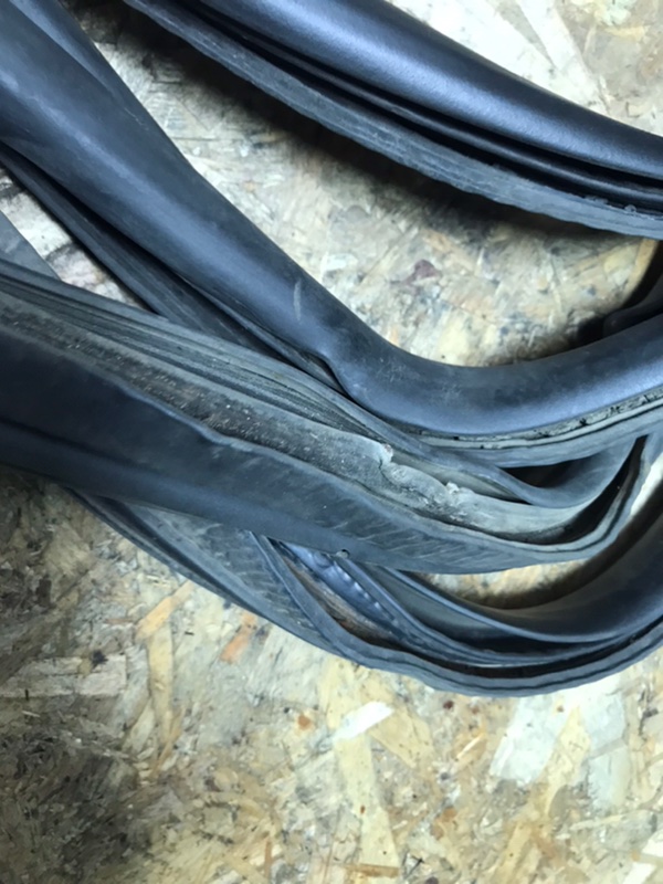 Уплотнитель двери багажника Mercedes Vito 2004 639