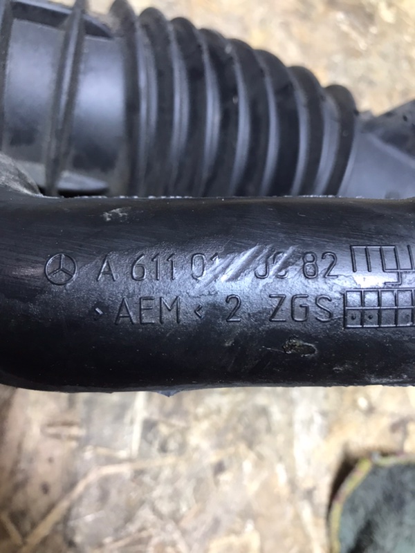 Патрубок воздушного фильтра Mercedes Vito 2004 639