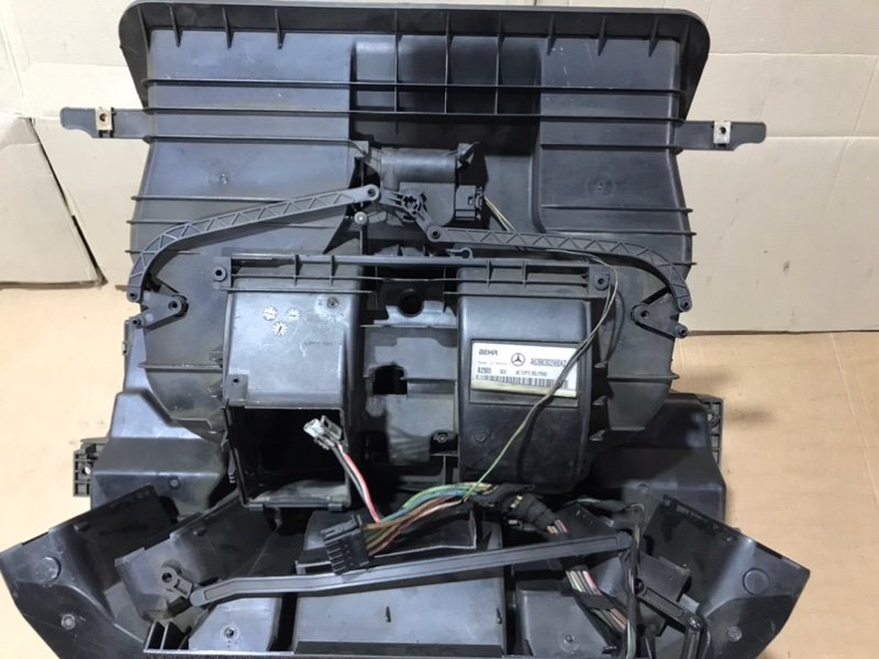 Корпус печки Mercedes Vito 2004 639