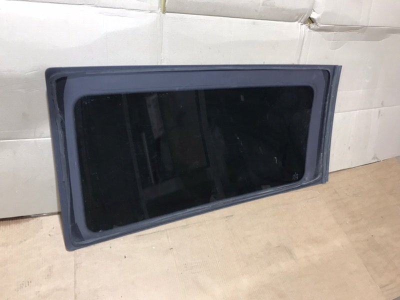 Стекло сдвижной двери Mercedes Vito 2004 639