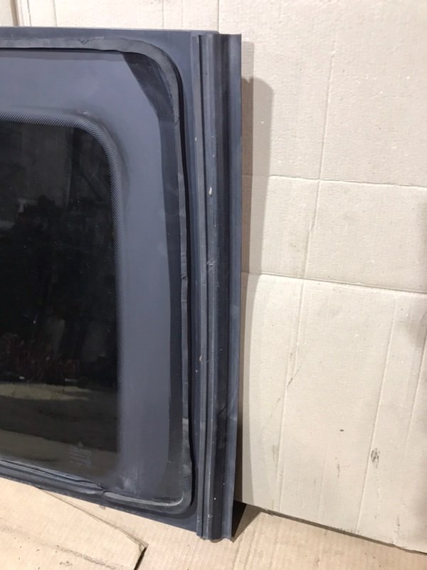 Стекло сдвижной двери Mercedes Vito 2004 639