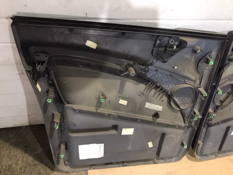 Обшивка двери (ПАРА) Mercedes Vito 2004 639