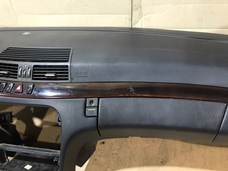 Торпедо Mercedes S-Klass 2000 w220