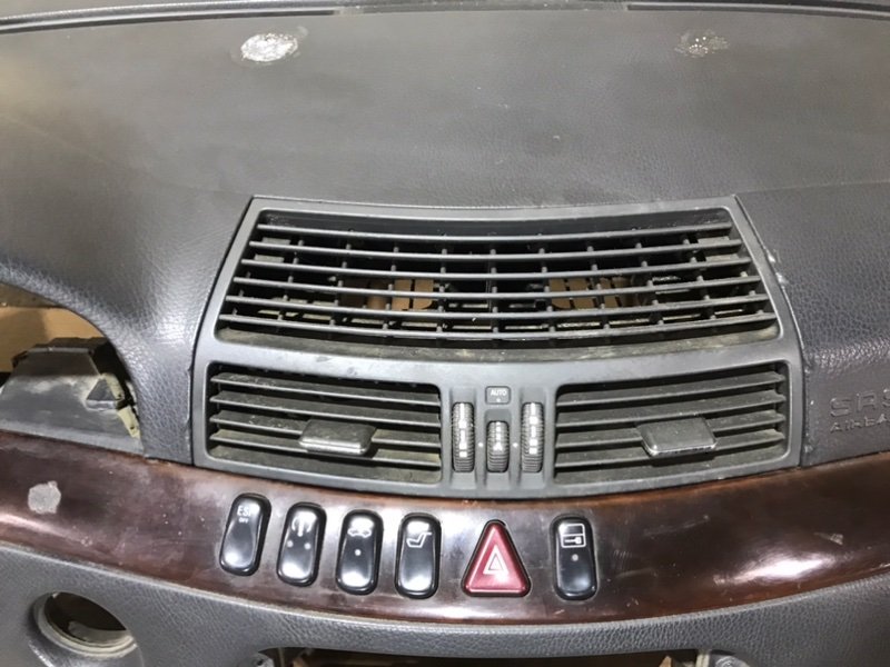 Торпедо Mercedes S-Klass 2000 w220