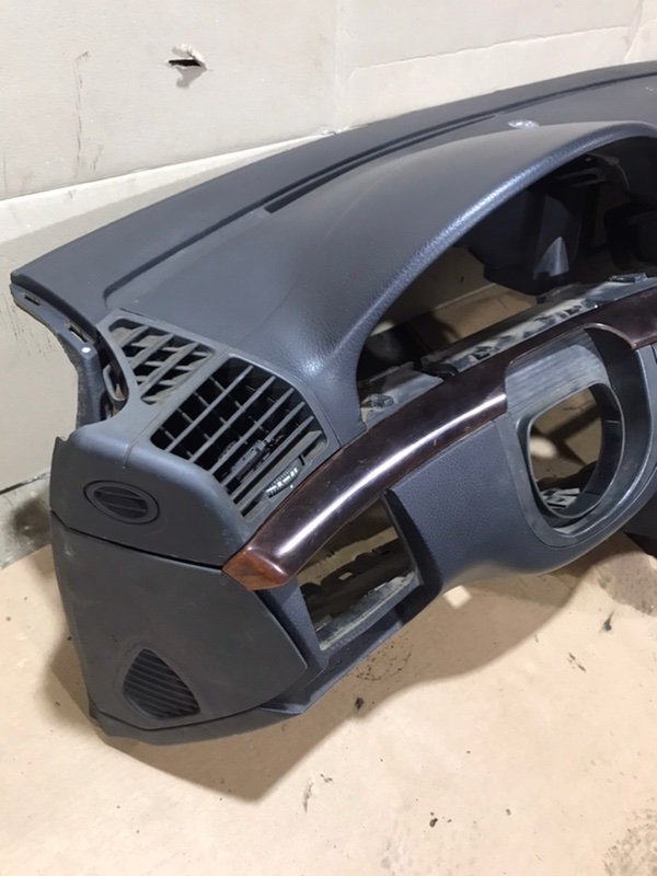 Торпедо Mercedes S-Klass 2000 w220