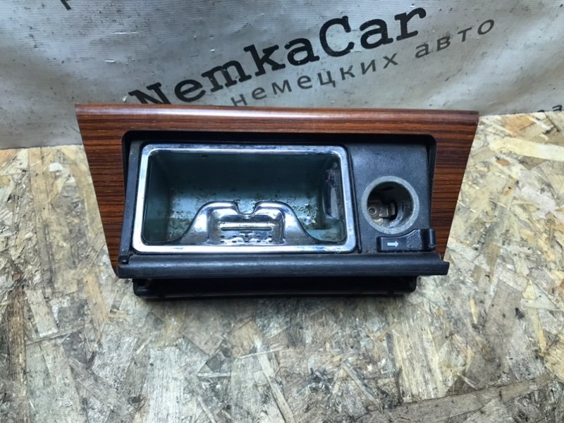 Пепельница Mercedes E-Classe 1993 W124 250D
