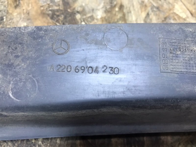 Водосток под крышкой багажника Mercedes S-Klass 2000 w220