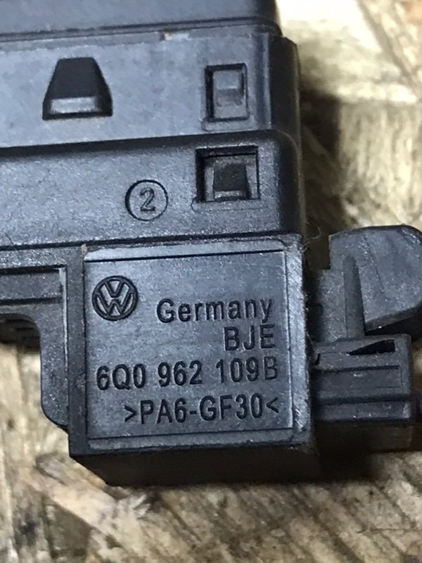 Кнопка отключения сигнализации Volkswagen Passat B6 2007 Седан