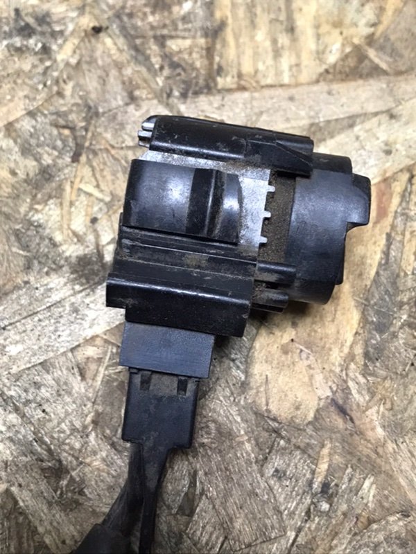 Кнопка кикдауна Mercedes E-Classe 1993 W124 250D