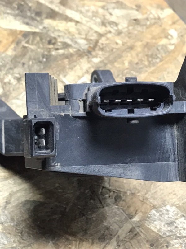 Педаль газа Mercedes Vito 2004 639