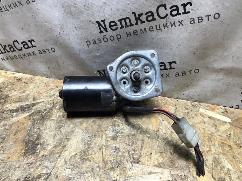 Мотор стеклоочистителя Mercedes T1 1990 309