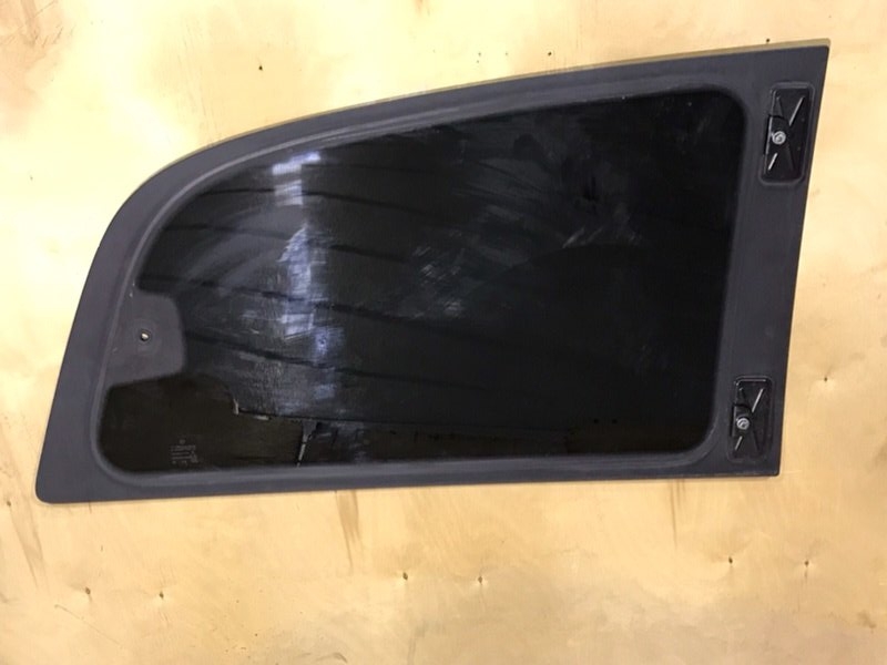 Стекло Mercedes Vito 2004 639