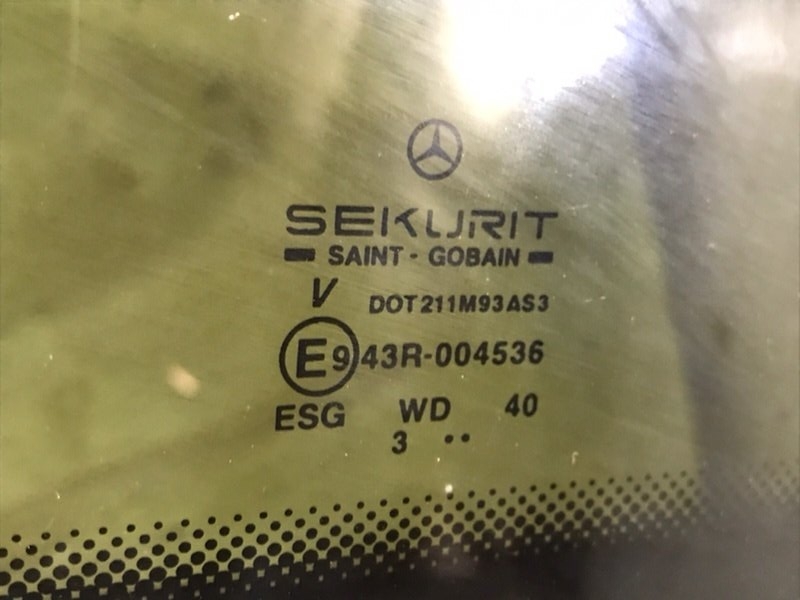 Стекло Mercedes Vito 2004 639