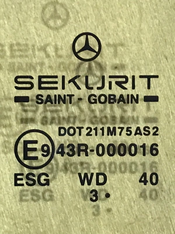 Стекло двери Mercedes Vito 2004 639