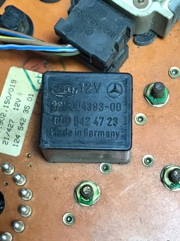 Щиток приборов ДИЗЕЛЬ Mercedes E-Classe 1993 W124 250D