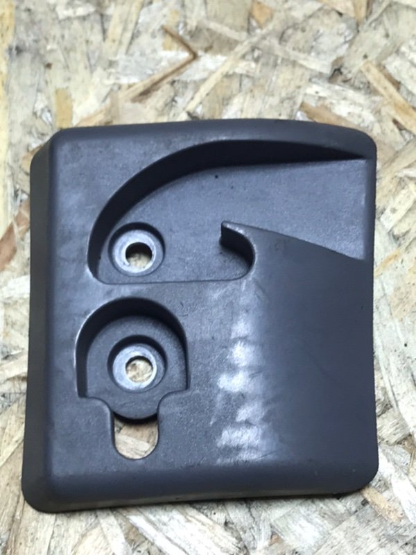 Кронштейн полки Mercedes Vito 2004 639