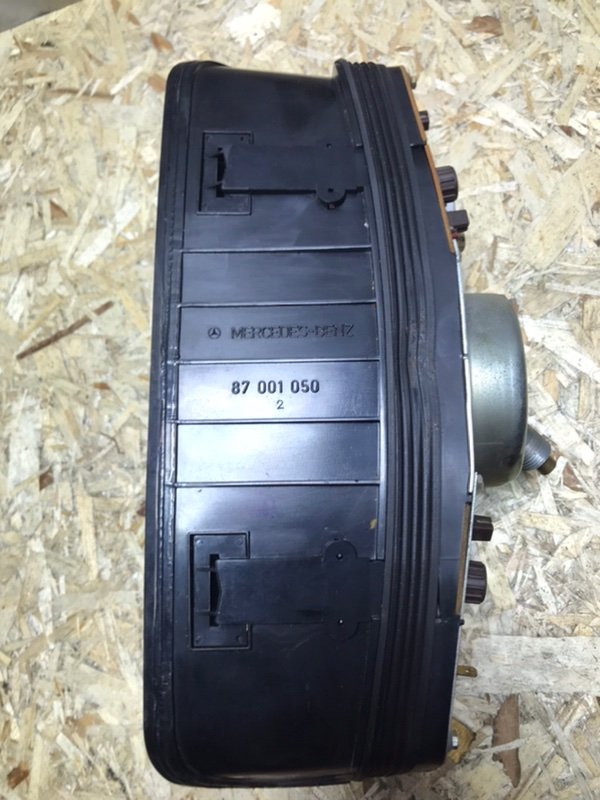 Щиток приборов Mercedes w123 1980 Седан