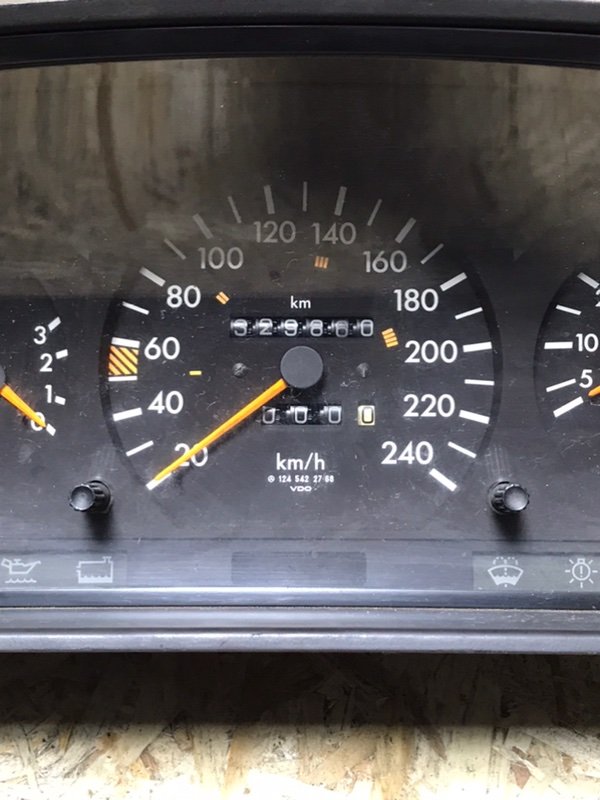 Щиток приборов Mercedes W124 1987