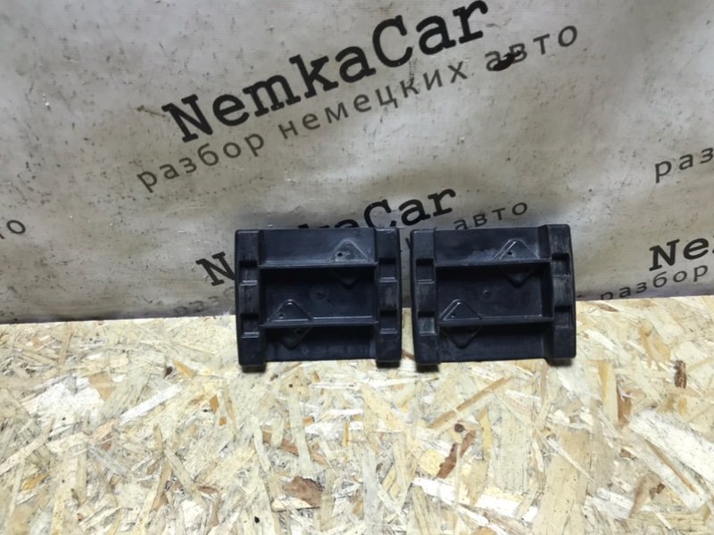 Кронштейн бампера Mercedes W124 1987
