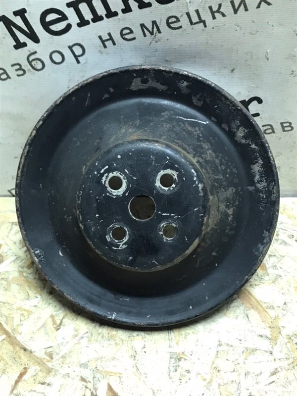 Шкив помпы Mercedes w123 1985 Седан