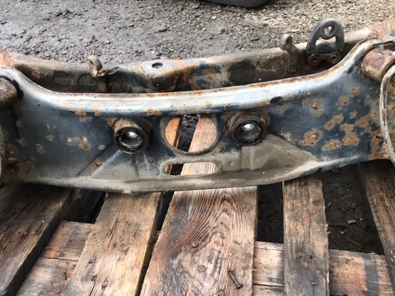 Балка подвески Mercedes W124 1987