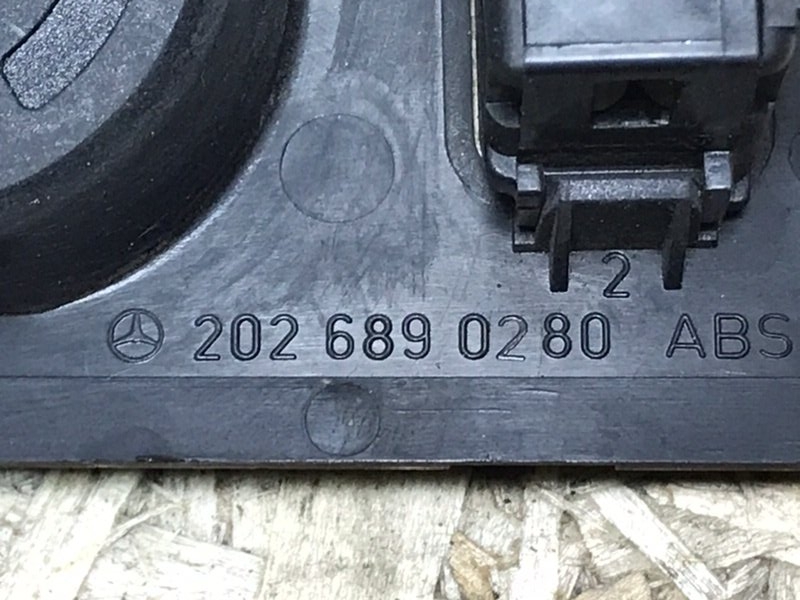 Кнопка корректора фар Mercedes C180 1996 W202