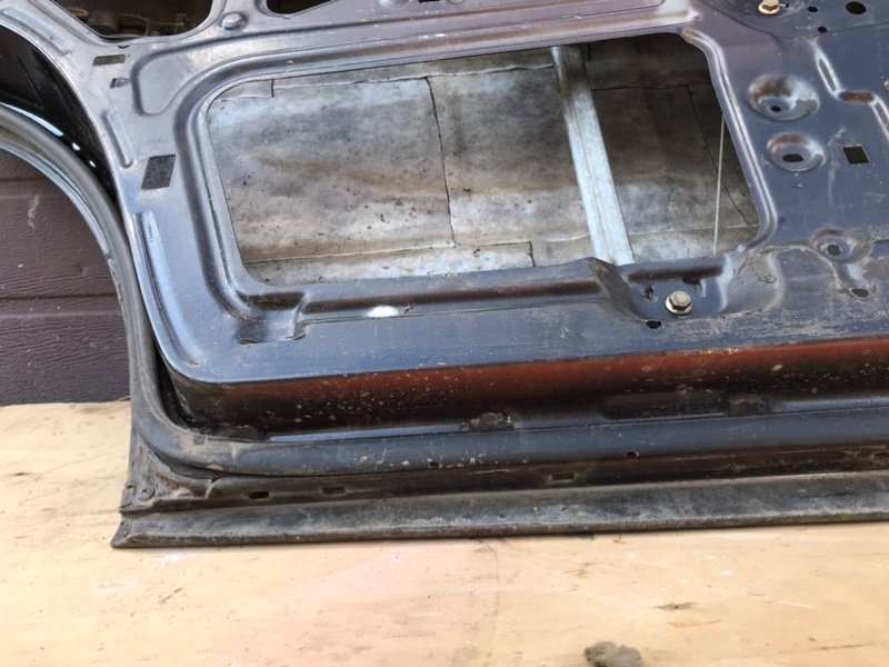 Дверь Mercedes W124 1987