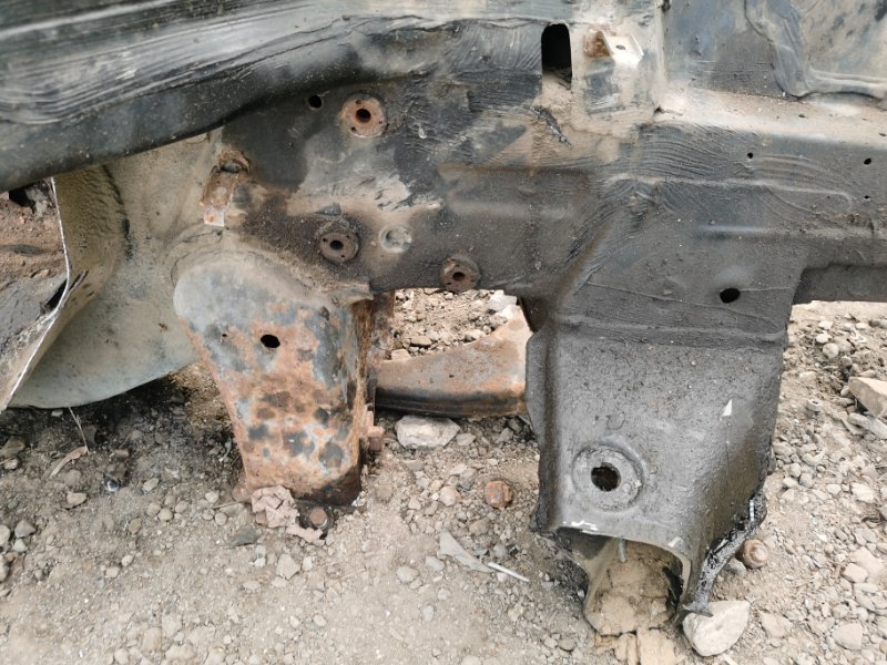 Лонжерон Mercedes W124 1987