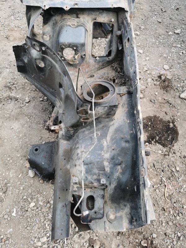 Лонжерон Mercedes W124 1987