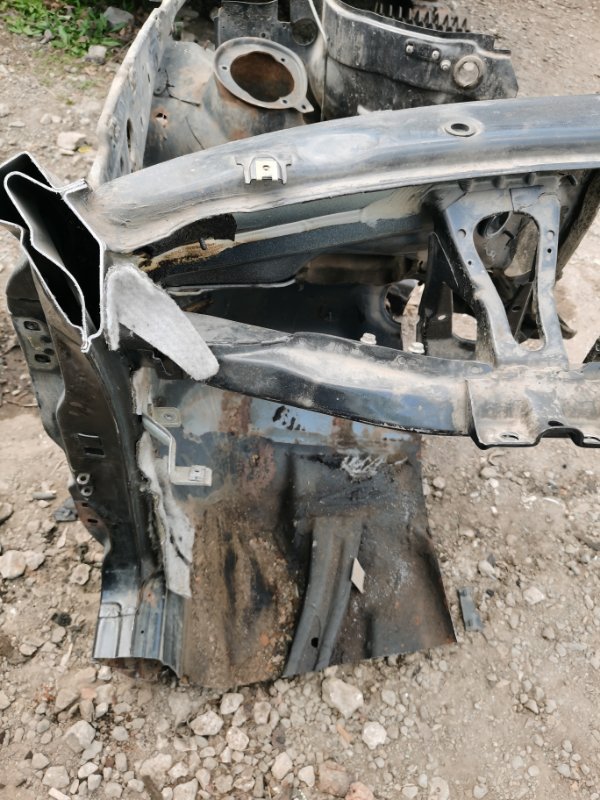 Лонжерон Mercedes W124 1987