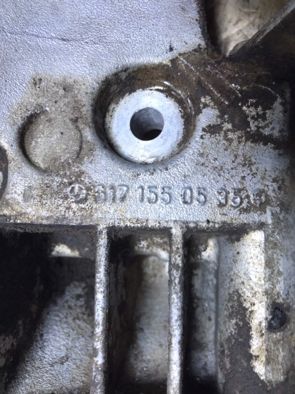 Кронштейн генератора Mercedes w123 1985 Седан