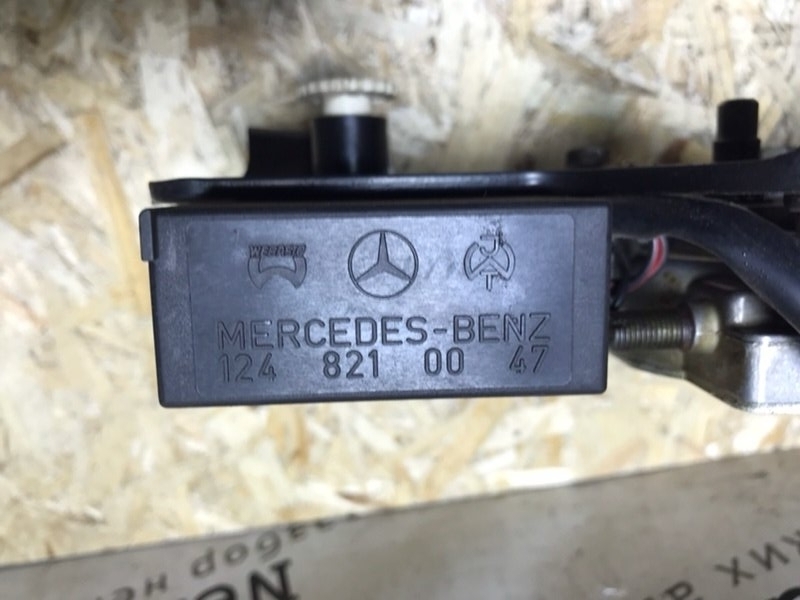 Мотор люка Mercedes W124 1987