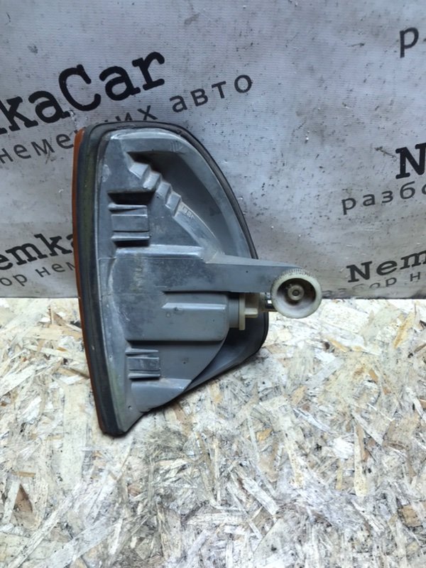Поворотник Mercedes w123 1985 Седан