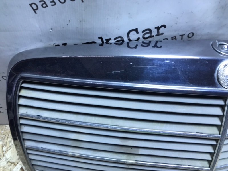 Решетка радиатора Mercedes w123 1983 Седан