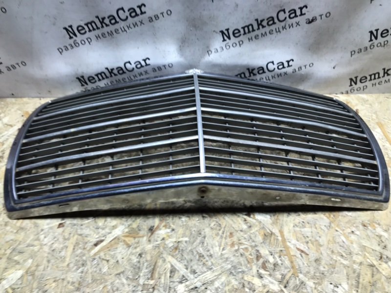 Решетка радиатора Mercedes w123 1983 Седан