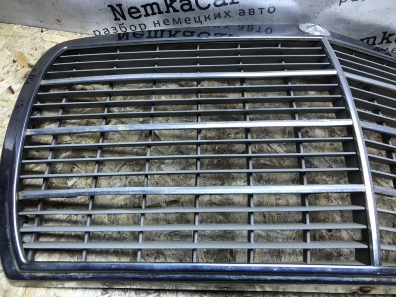 Решетка радиатора Mercedes w123 1983 Седан