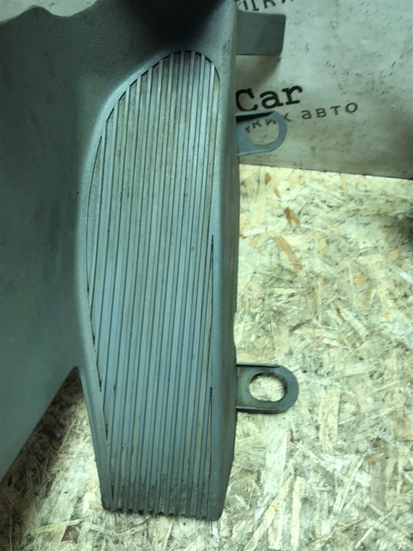 Подставка под ногу Mercedes W124 1987