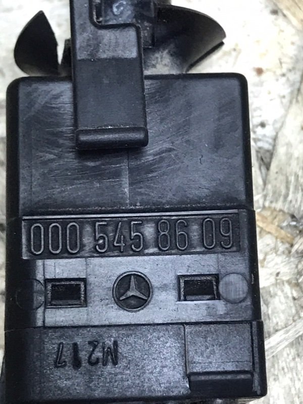 Датчик педали тормоза Mercedes W124 1987