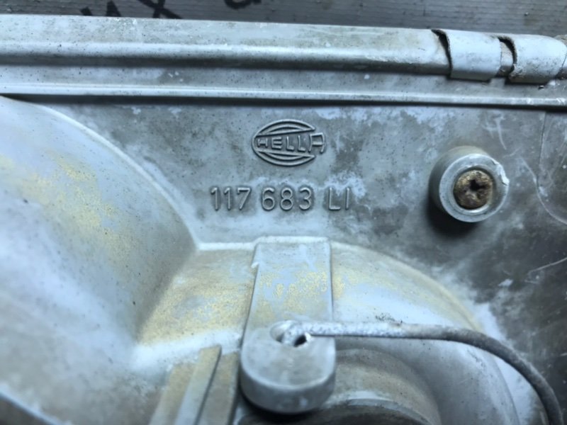 Фара Mercedes w123 1980 Седан