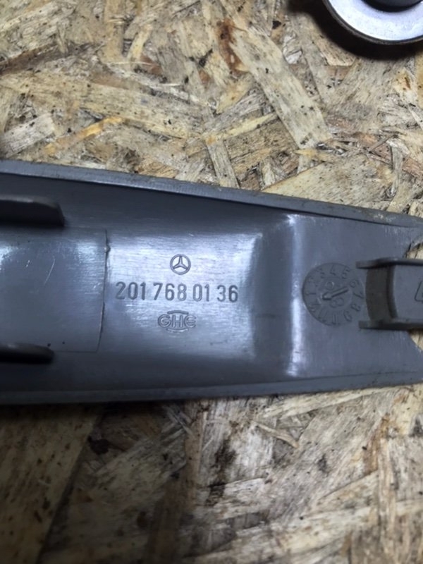 Ручка стеклоподъемника Mercedes W124 1987