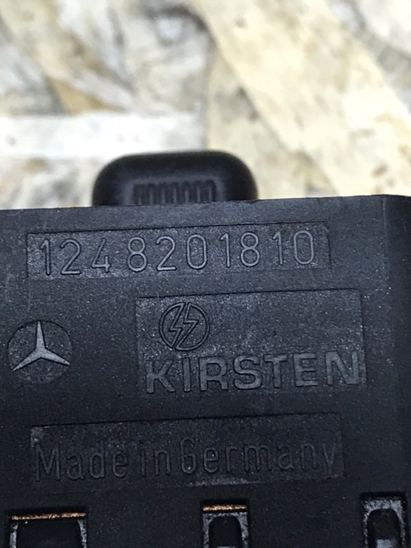 Кнопка регулировки зеркал Mercedes E-Classe W124 1989